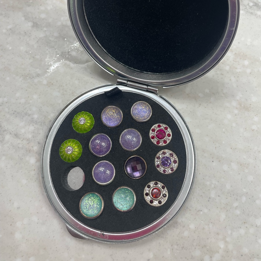 Lot of 13 Kameleon pops with mirrored tray